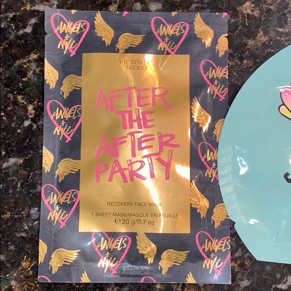 Two Victoria’s Secret/PINK Face Masks! - Picture 2 of 5